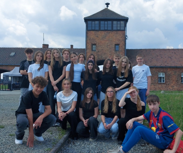 auschwitz12526
