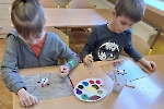 Przygotowania do świątecznego kiermaszu